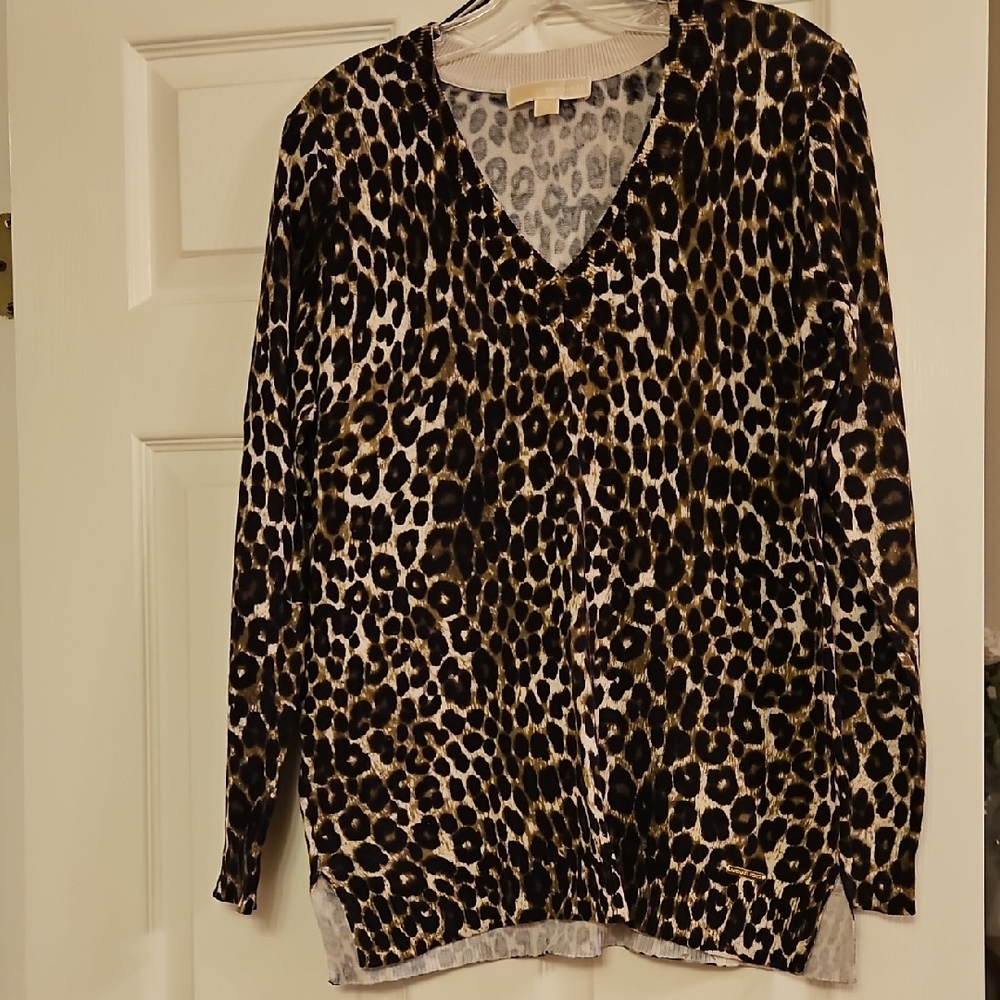 🌟Michael Kors Leopard Print V-Neck Sweater🌟